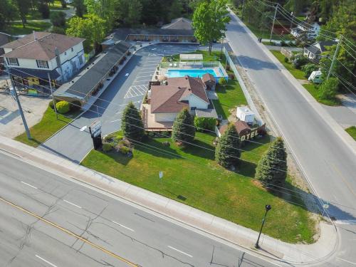 Wasaga Beach Hotel | Beach Club by Beach1 Motel