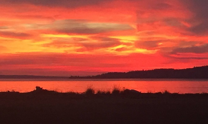 Maxwelton Cottage | Beach cottage on fabulous Maxwelton Beach, Whidbey Island, WA.