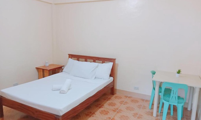 Basco House | Beach Front Bed & Dine