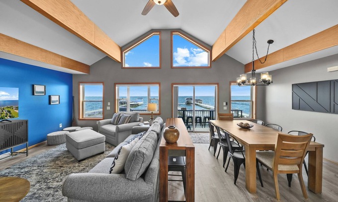 Houghton Lake Cottage | Beach Front Houghton Lake with Game Room