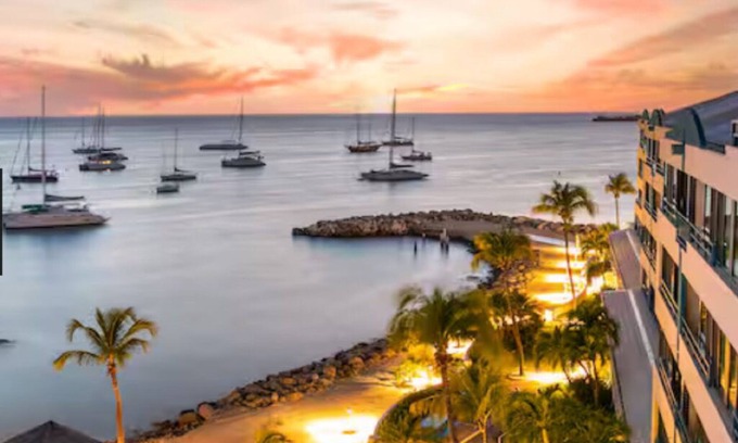 Little Bay Apartment | BEACH FRONT Spacious 2-bedroom hotel suite with kitchen, balcony in Philipsburg.