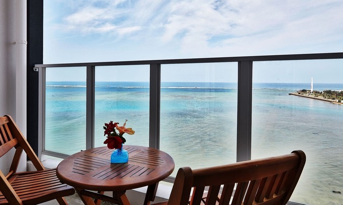 Chatan Hotel | Beach Front Tower MIHAMA byDSH