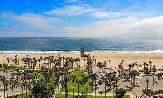 Port Hueneme Condo | Beach getaway, steps to the sand