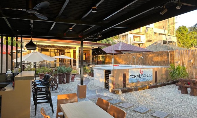 Sawang House | Beach getaway Studio Villa in Lobo