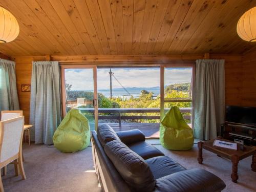 Kaiteriteri House | Beach House on the Ridge - Kaiteriteri House