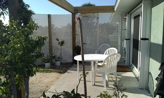 Ocean Spray Apartment | Beach lovers! Beautiful Apartment, close to Beach in Satellite Beach, Florida