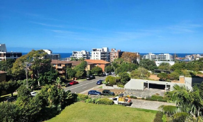 Wollongong CBD Apartment | Beach Pad at North Wollongong