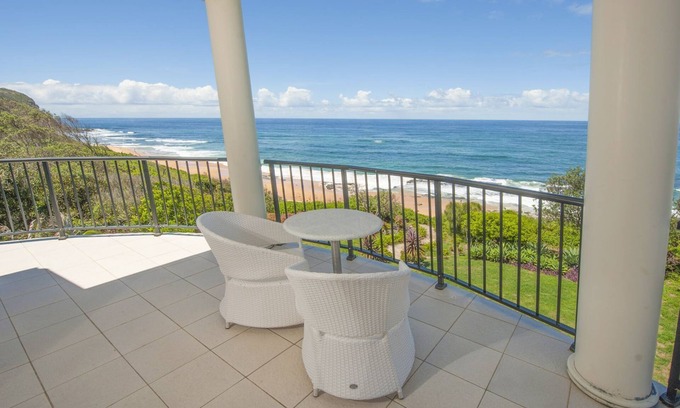 Forresters Beach House | Beach Paradise Forresters beach Central Coast. Absolute Beach front