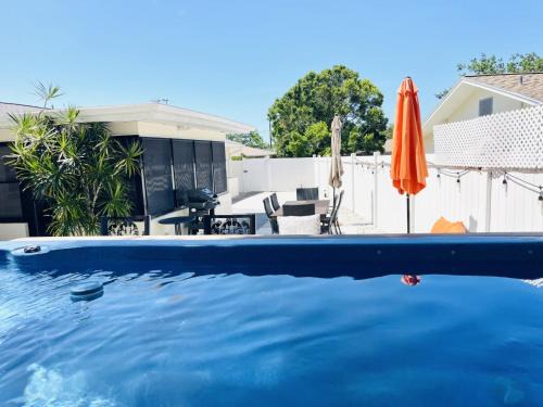 Largo House | Beach Resort Retreat Accessible Home with Jacuzzi
