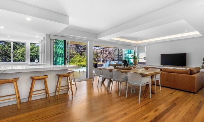 Mooloolaba Apartment | BEACH01- Mooloolaba Beachfront with Private Pool