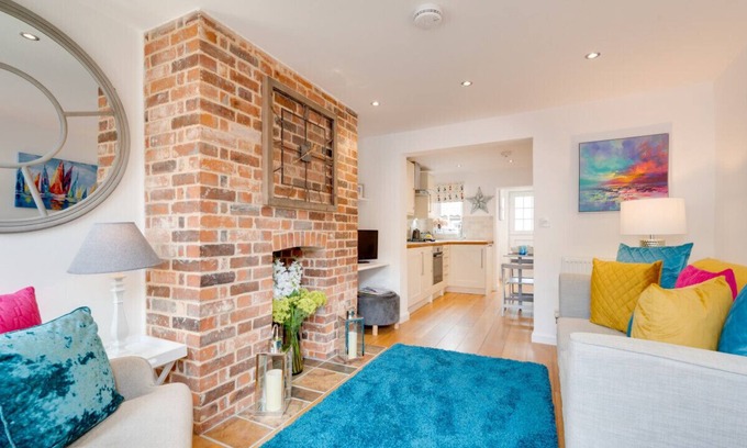 Aldeburgh House | Beachcomber - Two Bedroom House, Sleeps 4