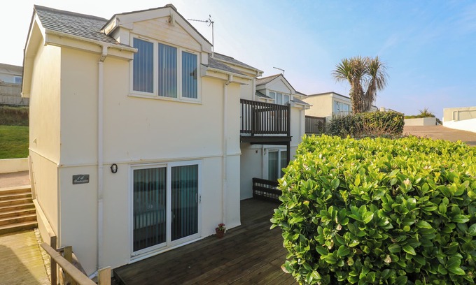 Lusty Glaze Cottage | BEACHCOMBERS, family friendly, country holiday cottage in Porth