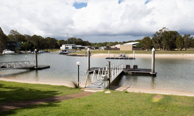 Gold Coast House | Beached At Straddie - Island retreat on Sth Stradbroke Island -boat access only