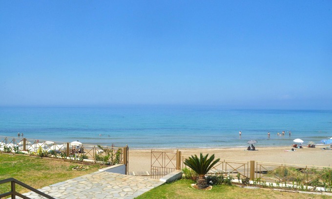 Agios Gordios Apartment | Beachfront 4-bed luxury suite - Agios Gordios Corfu Greece