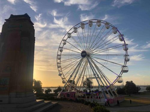 St Kilda West Apartment | Beachfront & access to all St Kilda has to offer