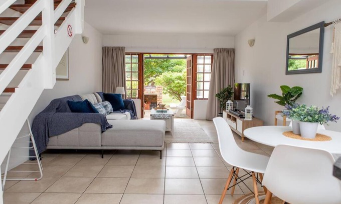 Port Alfred Apartment | Beachfront Accommodation