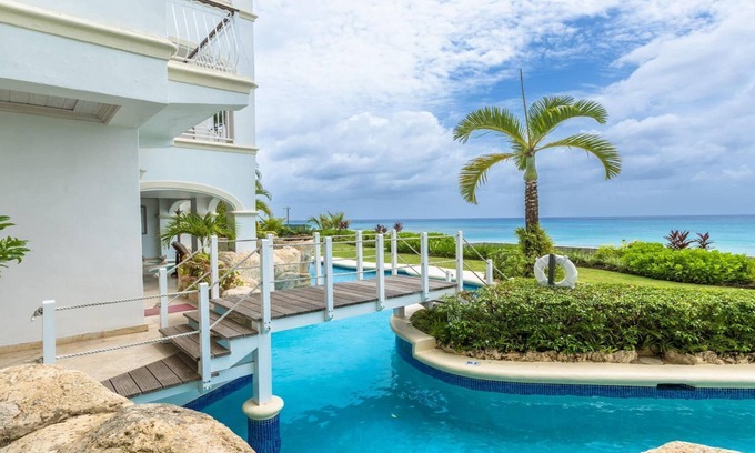 Old Trees Bay Apartment | Beachfront Apartment With Plunge Pool & Direct Access To Paynes Bay Beach