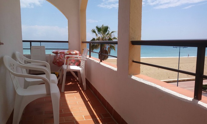 Peniscola Apartment | Beachfront Apartment, Peñíscola, Air conditioning, WiFi, 🅿