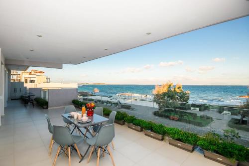Spata-Artemida Apartment | Beachfront Artemida Retreat - Peony Seabreeze Gem