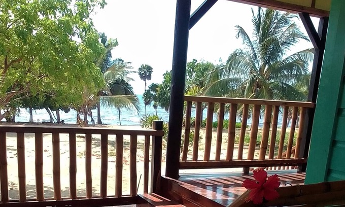 Gales Point Apartment | Beachfront Cabana Apartment 5 AC, Swimming Pool Free Access …