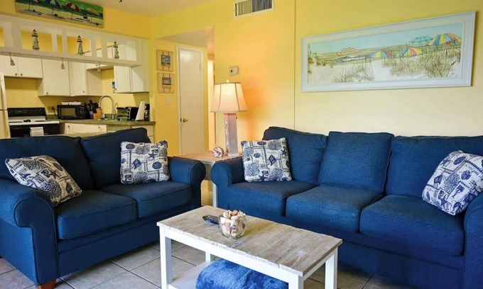 Cocoa Beach Condo | Beachfront Condo at Diplomat – Steps to Sand