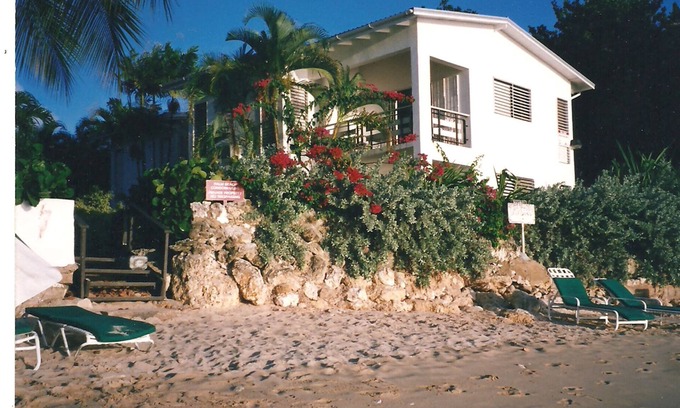 Halcyon Heights Condo | Beachfront Condo with Spectacular view beach, ocean & sunsets