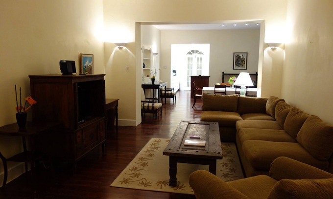 Silver Sands Apartment | Beachfront DeLuxe apartment right on the beach in stylish plantation house
