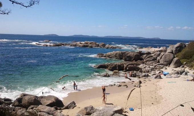 Bueu House | Beachfront house, very special location.