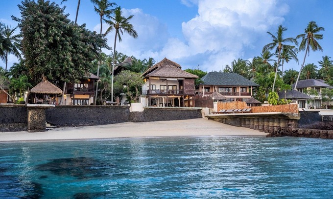 Candi Dasa Apartment | Beachfront Group Property – 9 Separate Rooms, 3 Levels | The Village of Angels