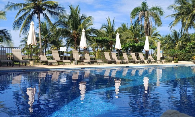 Barrio Los Villalobos Condo | Beachfront Luxury Condo with Direct Access to the Beach, 3 BR, 2 Baths, Balcony!