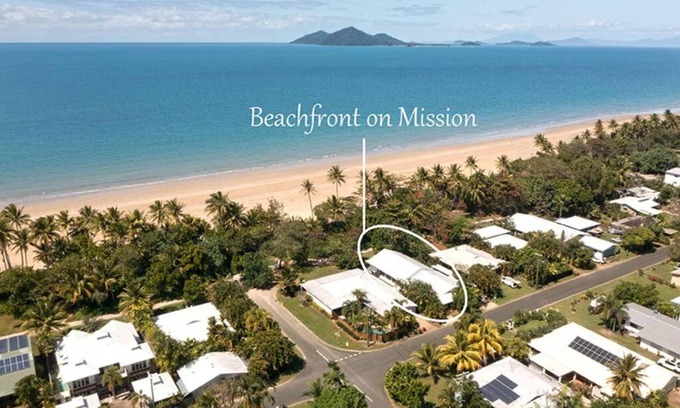 Mission Beach House | Beachfront on Mission - Absolute Beachfront