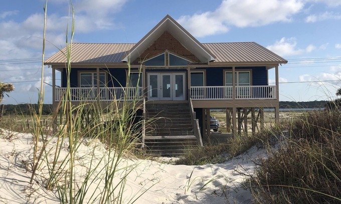 Gulf Shores House | Beachfront Paradise! Beautiful open floorplan Gulf Shores Beach House