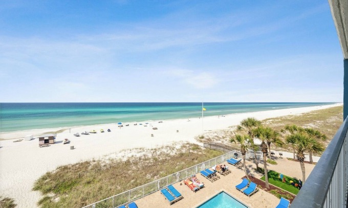 Fort Bay Hotel | Beachfront Premier Suite - Queen/Queen with Kitchen - Split Accommodations - Top