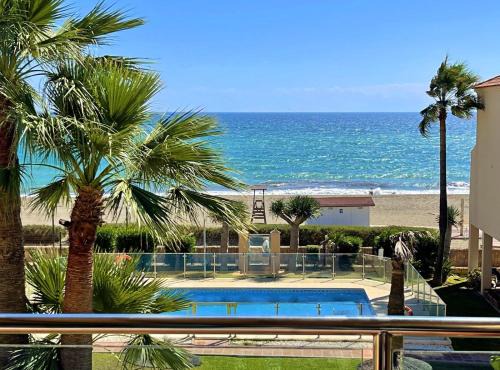 Marina de Casares Apartment | Beachfront & Sea View Holiday Apartment - Sea, Mountains and City Right in Front of You