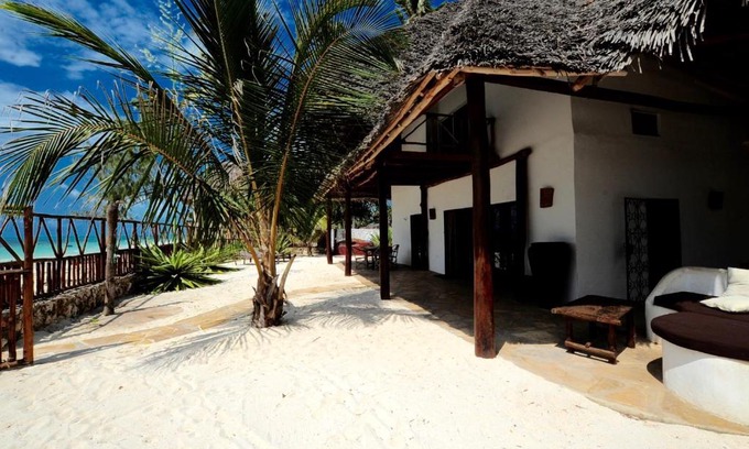 Kiwengwa Villa | Beachfront Villa Patti ZanzibarHouses