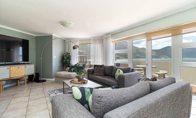 Hout Bay Apartment | Beachfront Villa, SeaBreeze ,Hout Bay ,Cape Town , South Africa