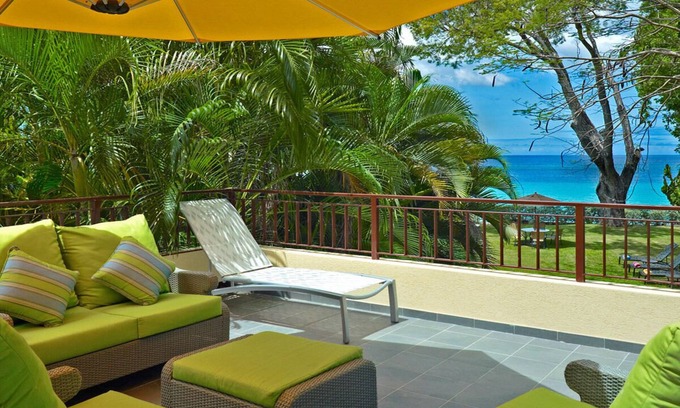 Folkestone Villa | Beachfront Villa with Plunge Pool - Church Point 2