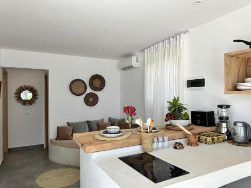 Kiwengwa Apartment | Beachfront White Pearl Suite ZanzibarHouses