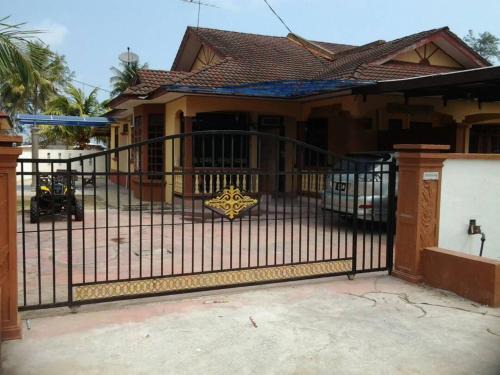 Kuala Terengganu House | Beachland Guesthouse