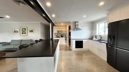 Currimundi House | Beachside Bliss In The Crown