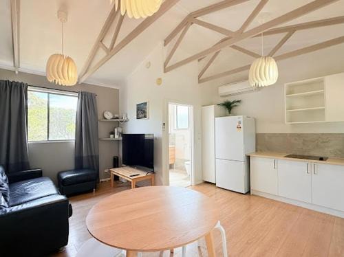 Island Beach Apartment | Beachside Cabin No 1 at Island Beach