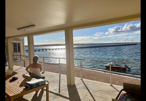 Ripon Apartment | Beachside & Jetty View Apartment 1 - Admirals Apartment