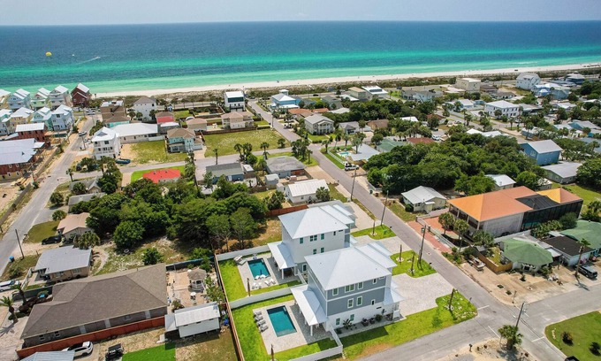 Bid-a-wee Beach House | Beachside Paradise. The Perfect Coastal Retreat 8BR 7Bath Private Pool