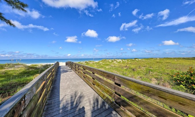 Indian Rocks Beach Apartment | BeachTrail Lodging