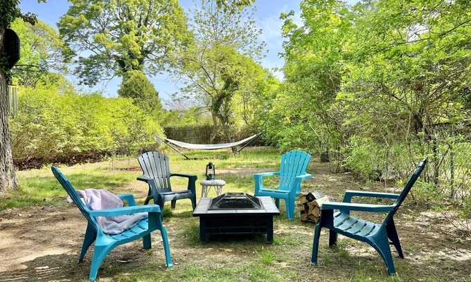 East Marion Cottage | Beachy Cottage by the Bay