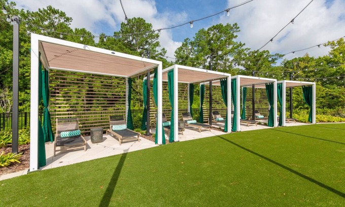 Southside Apartment | Beachy Oasis: Posh 2BR/2BA with Pool & Gym