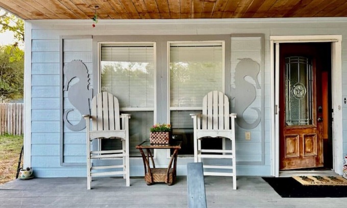 Aransas Pass House | Beachy Paradise 4br/3ba/free boat parkin’/10 people