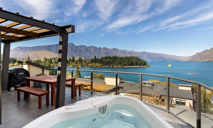 Queenstown Apartment | Beacon Lakeside Luxury 908 - 3 Bedroom