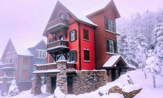 Snowshoe House | Bear Cub's Den – Relax in Luxury in The Sanctuary on Snowshoe's South Mountain