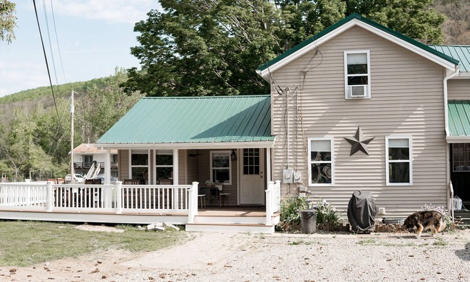Swain Apartment | Bear Hollow Lodge Skiing/Hiking near Letchworth State Park and Swain Ski resort